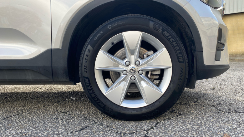 Volvo XC40 2.0 B3P Core 5dr Auto Petrol Estate